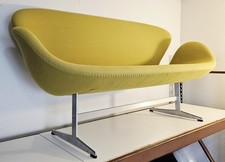 2010 Arne Jacobsen Swan Sofa