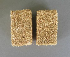 Strohballen groß 2 Stück; 6 cm lang, 3,5 cm breit, 4 cm tief Krippenzubehör