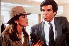 Remington Steele: Papierleiche - Pierce Brosnan - 1 Dia - 5x5cm gerahmt (2723)