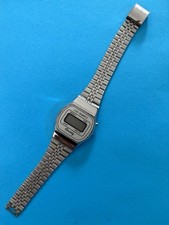 Vintage Digitaluhr im 80er Jahre Stil