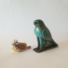 2 Figuren Vögel Metall und gießmasse? spatz und Falke?