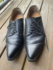 Tony Mora, Schnürschuh