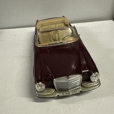 Mercedes Benz 280se cabriolet 1:18 Maisto  N