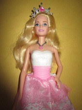 B-1108) BLONDE BARBIE MATTEL ALS PRINZESSIN ANGEGOSSENER ROSA BODY+ROCK+KRONE