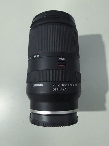 Tamron 200mm 5 6 - f/2.8-5.6, di