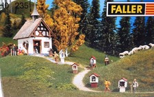 Faller 235 Kapelle  mit Wegkreuzen H0 model fertig zusammengebaut