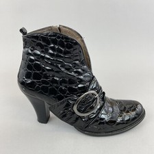 Miss Alisse Schwarz Lackleder