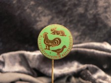 HÜTTENGESÄSS: KLEINTIERZUCHTVEREIN, grüne ANSTECKNADEL: Kaninchen, Hahn +Taube