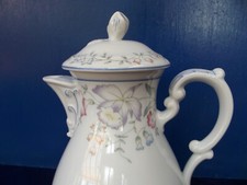 Hutschenreuther, Maria Theresia. Hofgarten * Kaffeekanne mit Deckel *