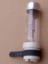 PROJEKTORLAMPE 220V 250W P28s Philips 6070C mit Fassung