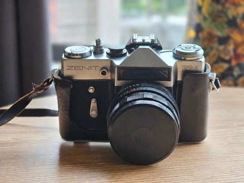 Zenit 35mm slr film - em,