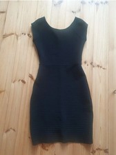 £899 ISSA LONDON Rayon Seide