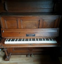 J. C. Neupert Bamberg Klavier