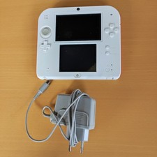 Nintendo 2DS Weiß & Rot Handheld-Spielkonsole 