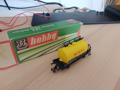 Kesselwagen minol gelb - gelb, dr
