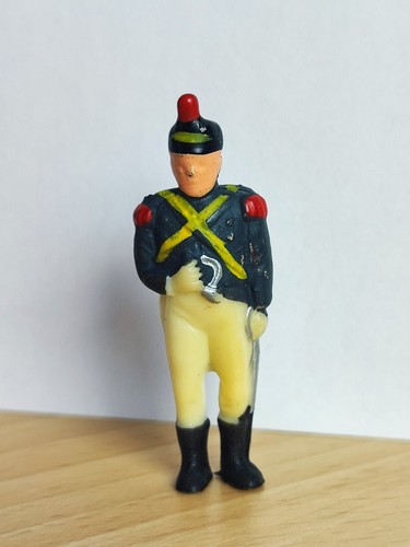 Soldat mit horn und säbel - horn,