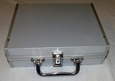 Alu Koffer mit Münzsammlung Welt auf 6 Tableaus