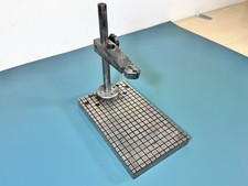 Universal-Meßstativ