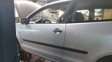 TÜR Vorne Links (2/3-TÜRER) VW Polo 1.4 TDI 9 N Farbe Silber LA7W Limousine