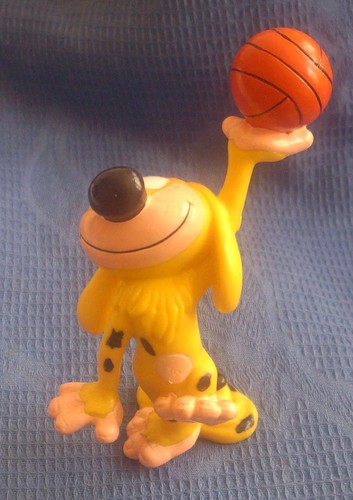 Marsupilami spielt basketball - marsupilami,