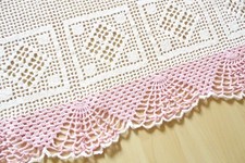 Kurze Gardine Schweden Landhausstil Baumwolle Häkelarbeit weiß rosa 154 x 44 cm