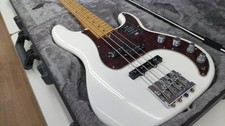 FENDER AM Ultra P Bass MN APL