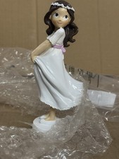 Deko figur zur taufe mädchen mit weißem kleid