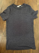 süßes kleines dunkelblaues Glitzershirt 