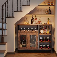 Rustikaler Weinbarschrank mit