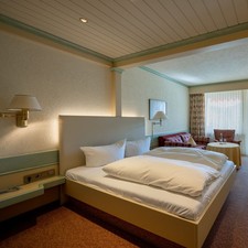 3 Tage Kurzreise Schwarzwald | 4*S Hotel 2 Personen ÜF DZ 2P Wellness Gutschein