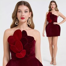 Elegantes kurzes Abendkleid trägerlos weinrot skulpturale Details CF58667