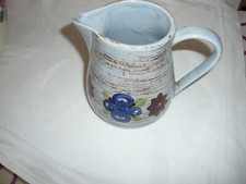 Keramik Krug Waku feuerfest Grau mit Blumen Höhe ca. 12cm #