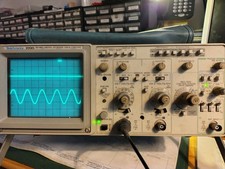 TEKTRONIX 2220 60 MHz Digital