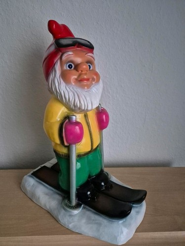 Gartenzwerg auf ski - auf,