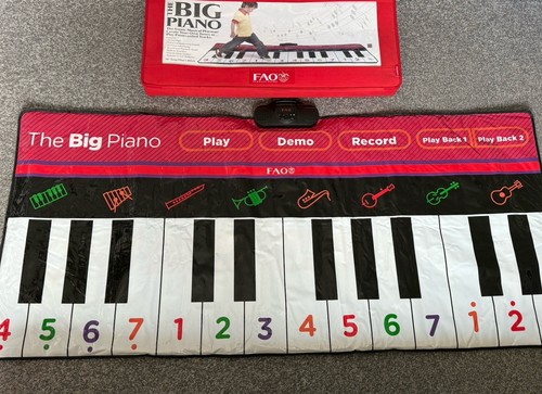 The big piano - piano, 70"