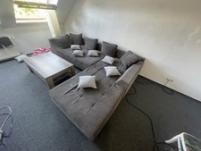 Große Eckcouch in Grau - sehr bequem & modern
