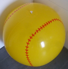 Seltener riesiger gelber WASSERBALL in Baseballoptik, D = 100 cm / 40" flach