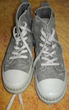 Docker's by Gerli Boots