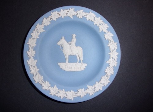 PORZELLAN-TELLER-WEDGWOOD