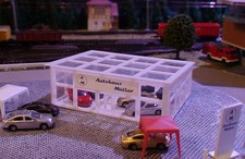 Spur N modernes Autohaus |