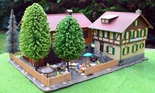 Pola H0 821 limitiertes Modell Waldschänke, Mini-Diorama mit Figuren