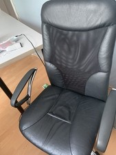 Sehr gut erhaltener Schreibtischstuhl , Schwarz 