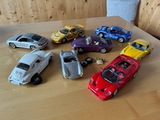 8 Modellautos 7 verschiedene Porsche und Ferrari F50 Modellauto 1:18