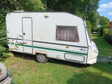 kleiner Wohnwagen mit Mover