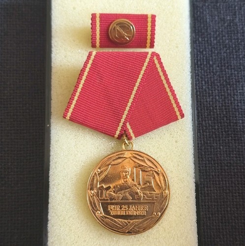 Auszeichnung ddr medaille - ddr:,