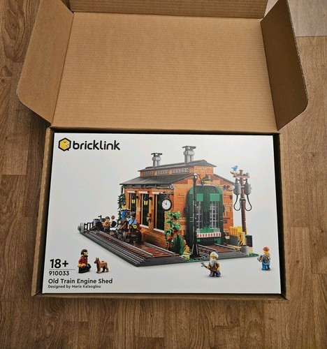 Lego old train engine - train, shed
