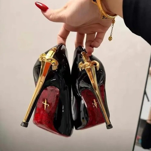 Damenschuhe schwarz spitz