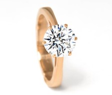 Diamond solitaire ring in 585