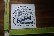 Alter Aufkleber Beschriftung Baby an Bord dabei fährt mit BABY-MARKT Stadt Essen