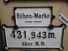 Schild höhenmarke hoehenmarke - schild,